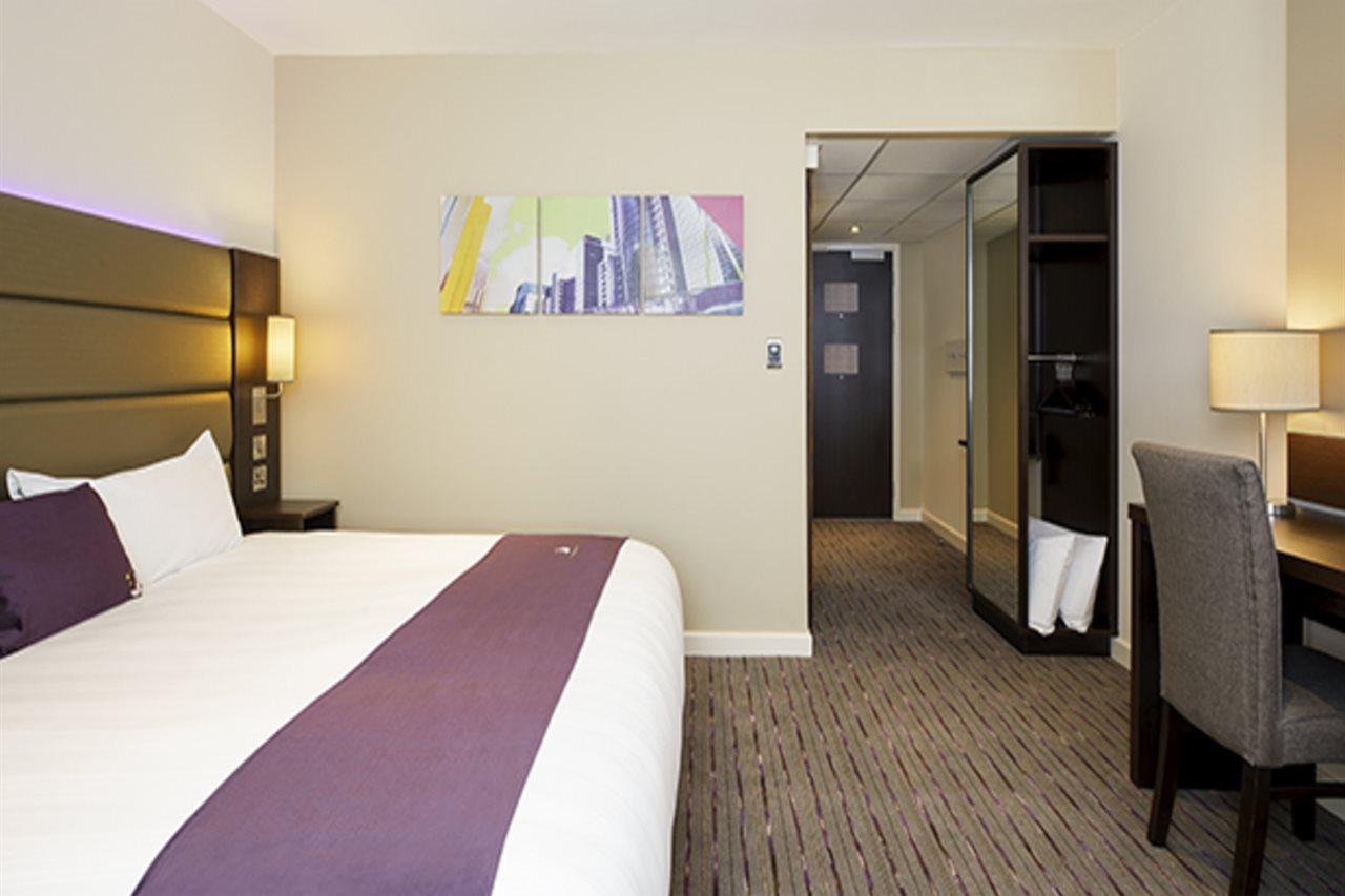 Premier Inn Stirling City Centre Екстериор снимка