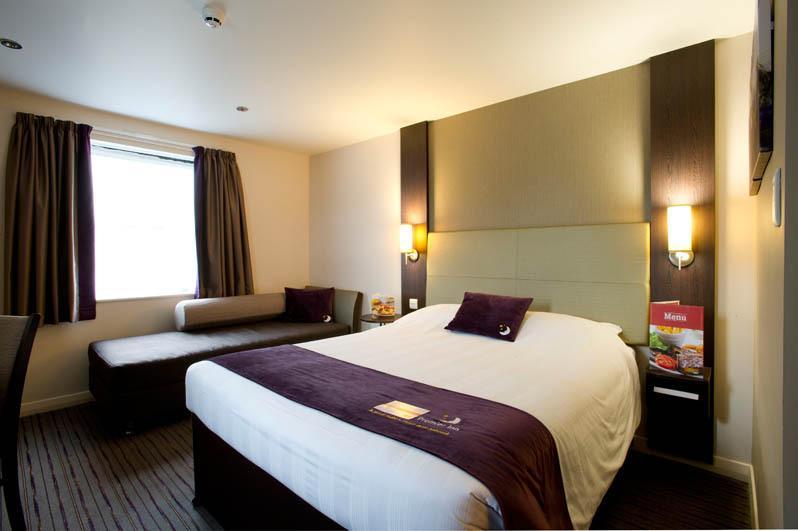 Premier Inn Stirling City Centre Екстериор снимка