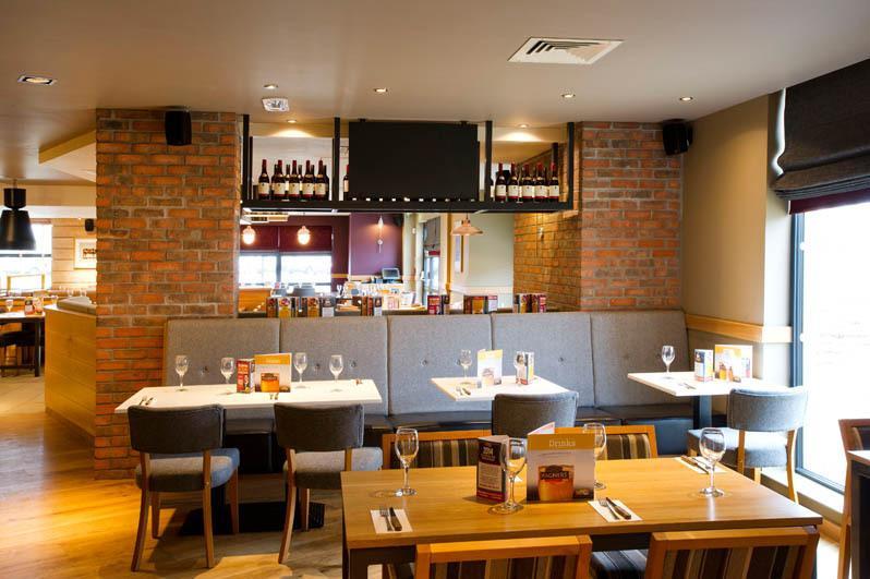 Premier Inn Stirling City Centre Екстериор снимка