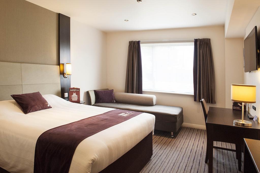 Premier Inn Stirling City Centre Стая снимка