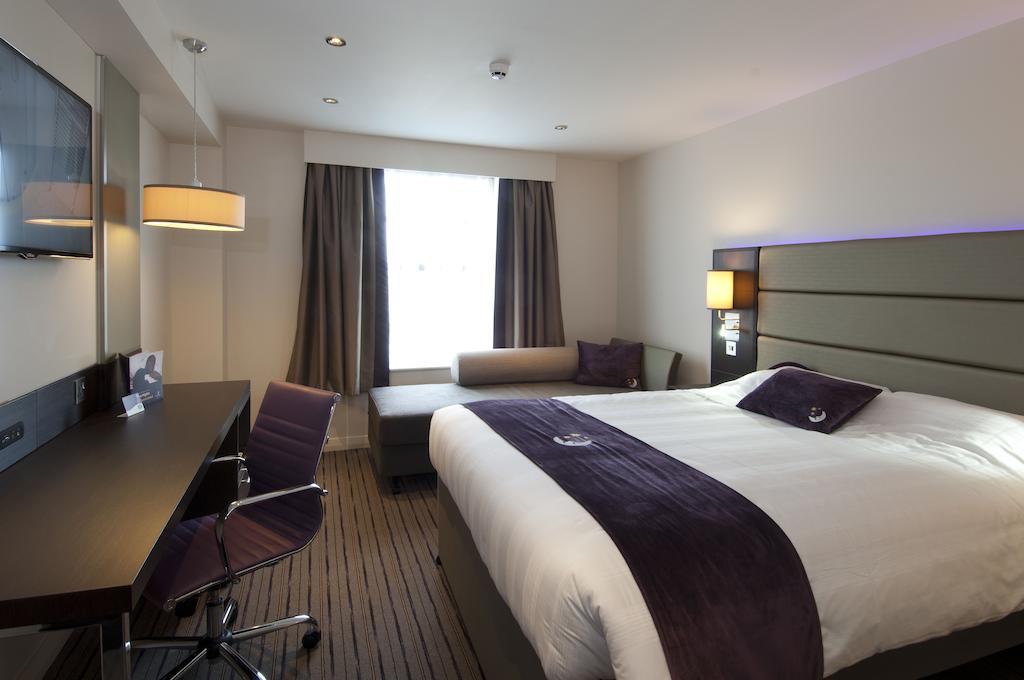 Premier Inn Stirling City Centre Стая снимка