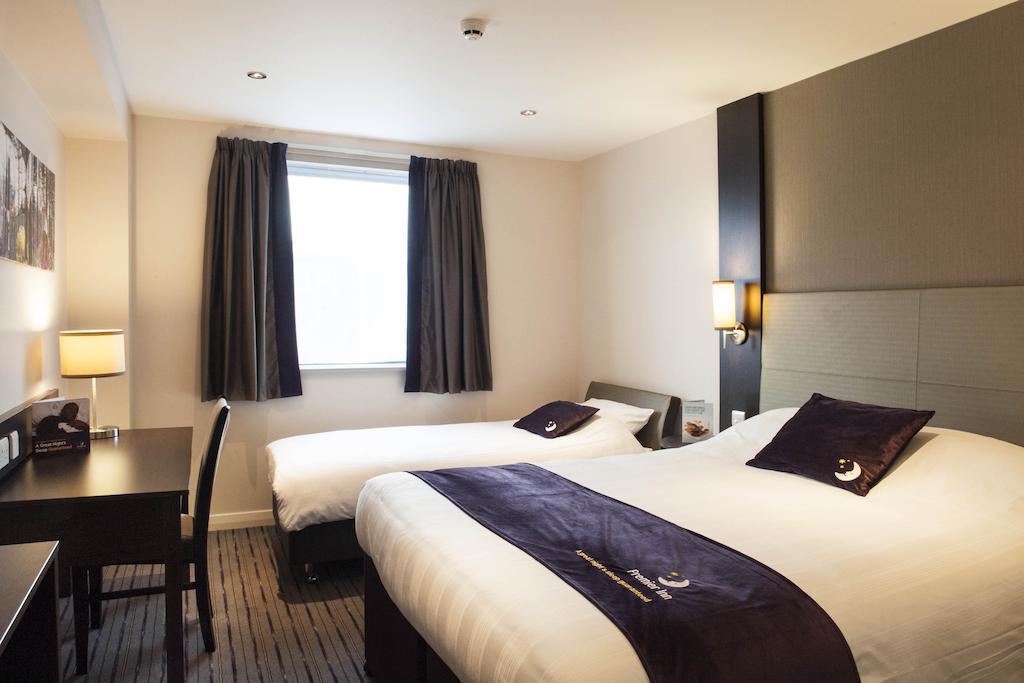 Premier Inn Stirling City Centre Стая снимка
